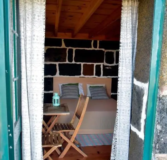 バス共有のスタンダードルーム, Caldeira Guesthouse