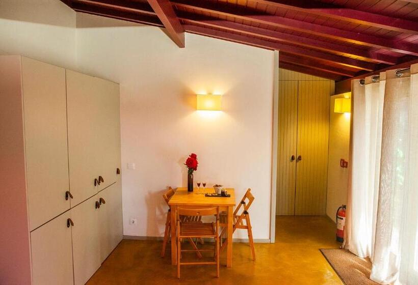 סטודיו סופריור, Casal De Tralhariz   Turismo De Habitacao