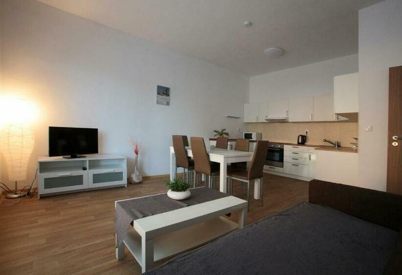 جناح, Penzion   Apartments Pod Javořicí