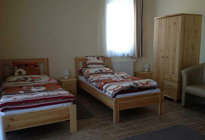 패밀리 룸, Prémium Vendégház