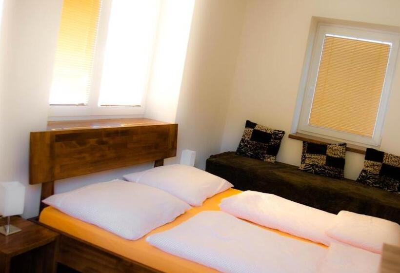 شقة غرفة واحدة, Relax Penzion U Adama