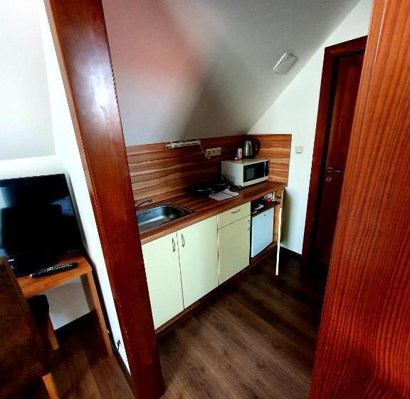 إستوديو قياسى, Relax Penzion U Adama