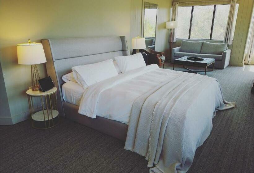 جناح سرير كينج, Nomi Resort