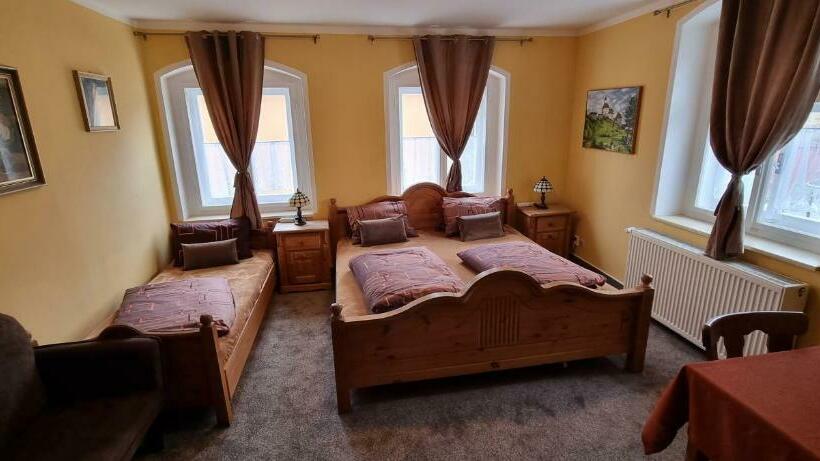 스탠다드 트리플 룸, Restaurant & Pension Liebenstein