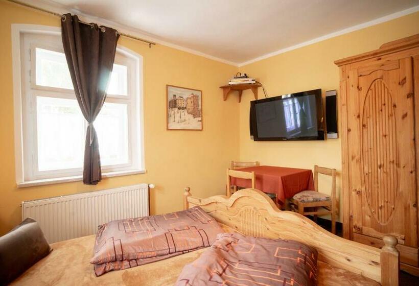 스탠다드 트리플 룸, Restaurant & Pension Liebenstein