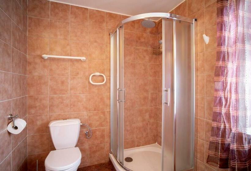 스탠다드 트리플 룸, Restaurant & Pension Liebenstein