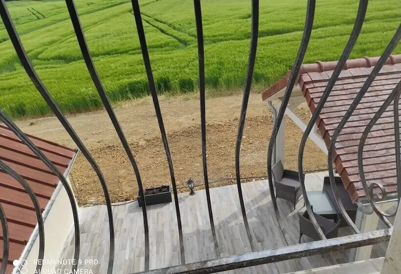 身障者適用スタンダードルーム, Chambre D Hôtes Le Domaine Des Hirondelles