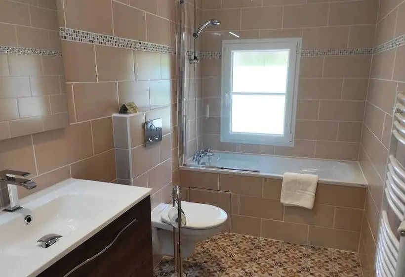 スタンダードトリプルルーム, Chambre D Hôtes Le Domaine Des Hirondelles