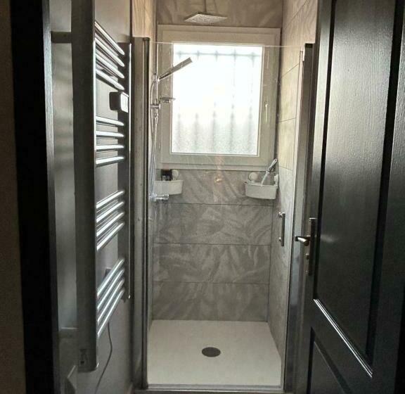 Номер Стандарт, Flo