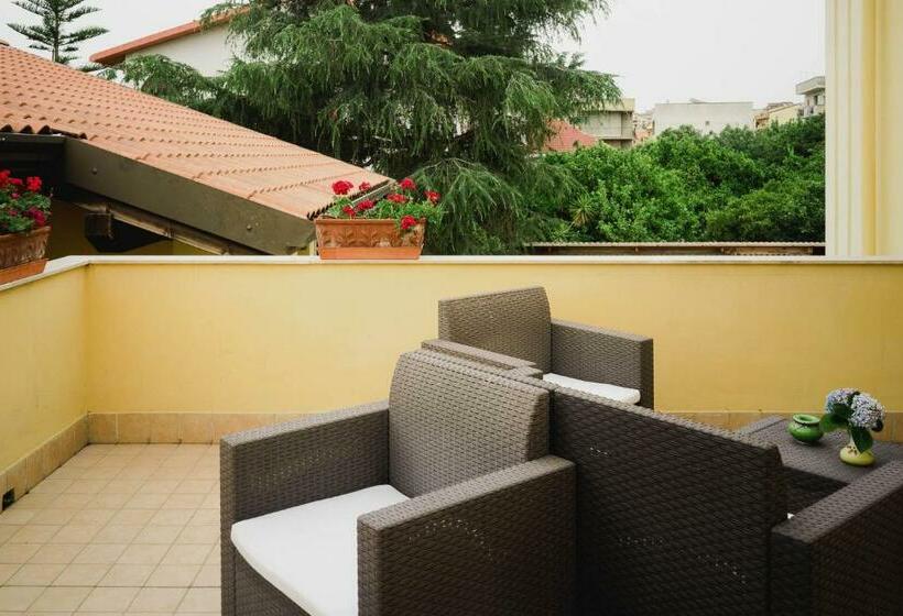 חדר סטנדרט לשלושה, Il Giardino Degli Allori