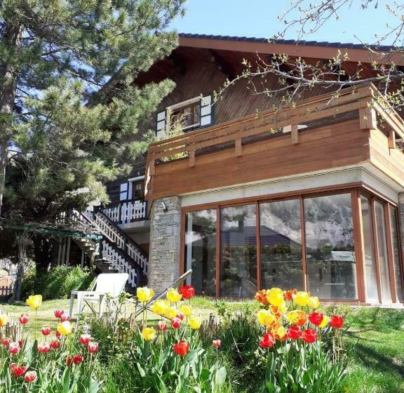 جناح عائلي, La Marmotte De La Tour