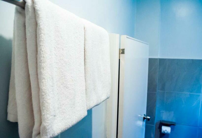 اتاق کلاسیک چهارنفره, Seasons Hotel Sablayan