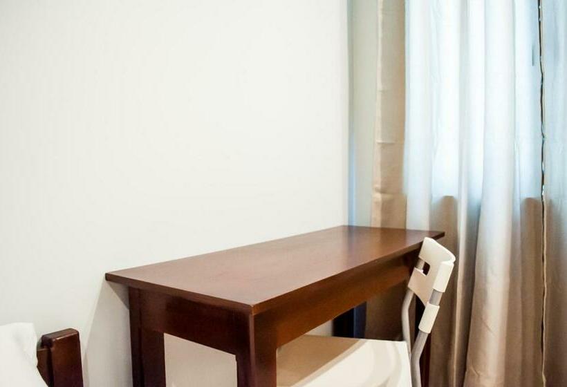 클래식 4인 룸, Seasons Hotel Sablayan