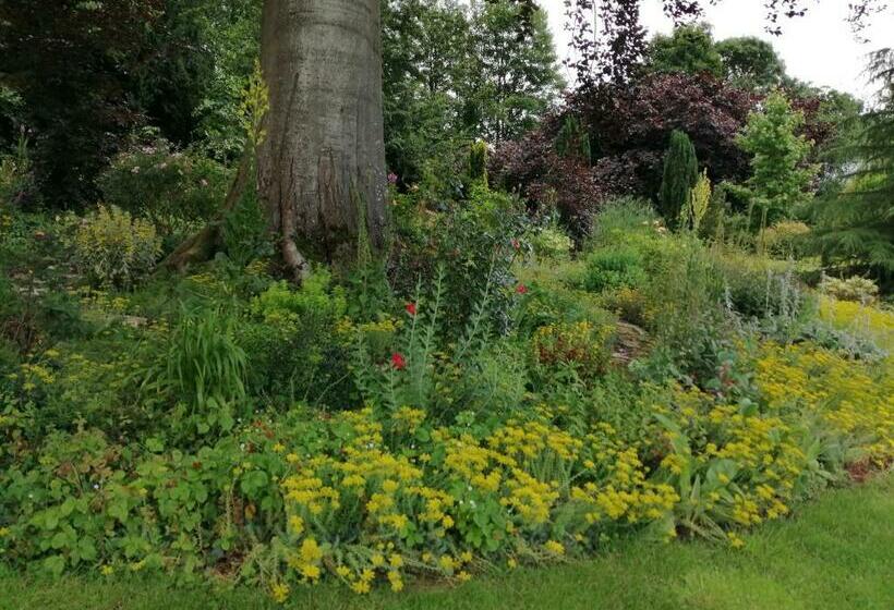 חדר משפחתי, Chambre E André Le Domaine Des Jardins De Bracquetuit