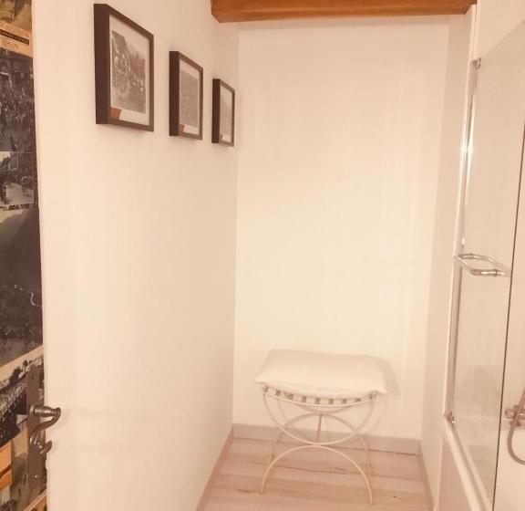 带大床的高级房间, Trevejean Chambre D Hotes De Charme