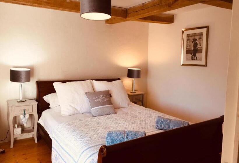 带大床的高级房间, Trevejean Chambre D Hotes De Charme