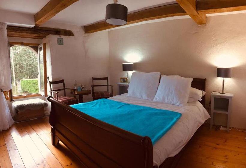 带大床的高级房间, Trevejean Chambre D Hotes De Charme