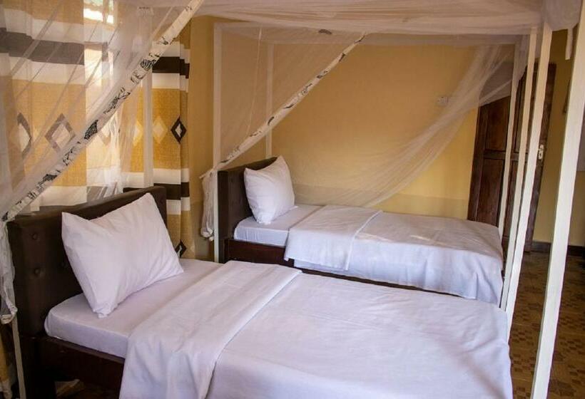 חדר משפחתי, Kilimanjaro Snow Peak