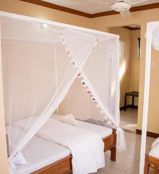 带泳池的标准三人间, Kilimanjaro Snow Peak