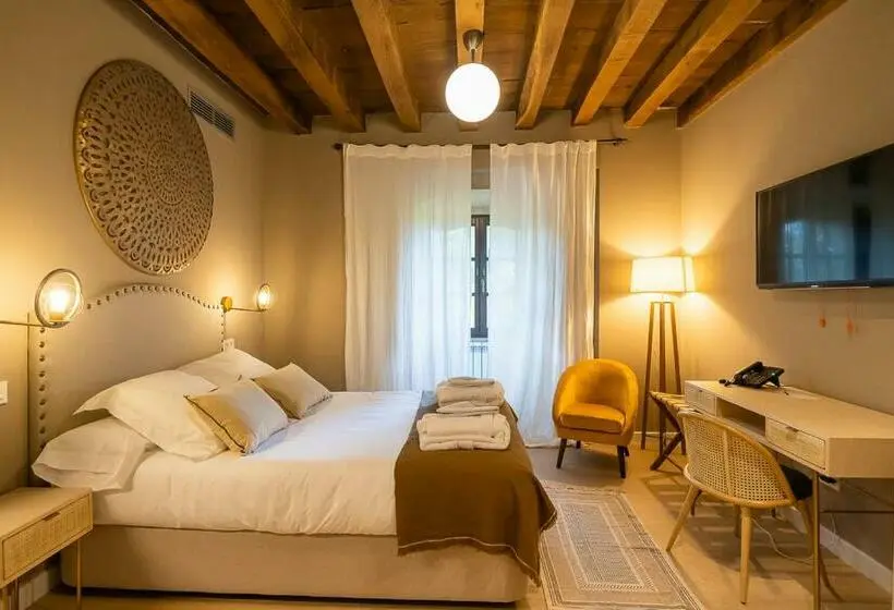Standart Oda, Palacio De Luko