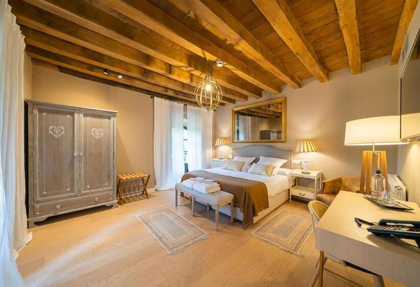 디럭스 룸, Palacio De Luko