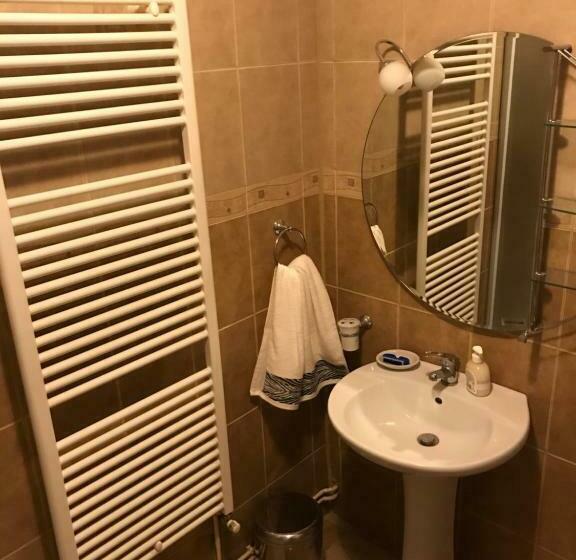 غرفة إقتصادية, Teachers