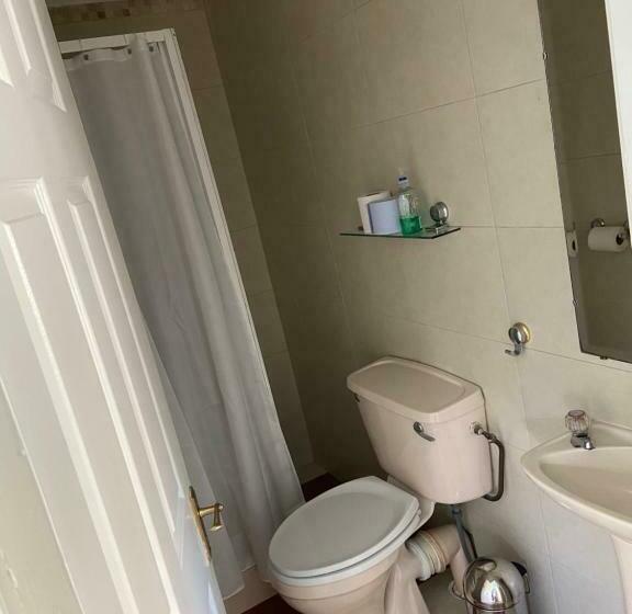 غرفة قياسية ثلاثية, Kinsale B&b