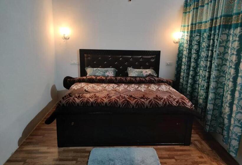스탠다드 룸 킹사이즈 침대, Moon Hotel Tungnath