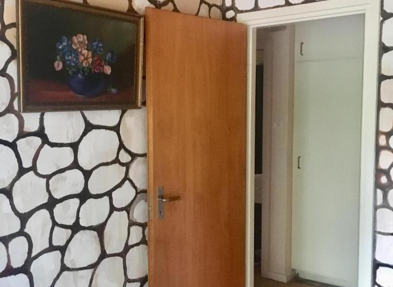 חדר בסיסי, Arthome Småland