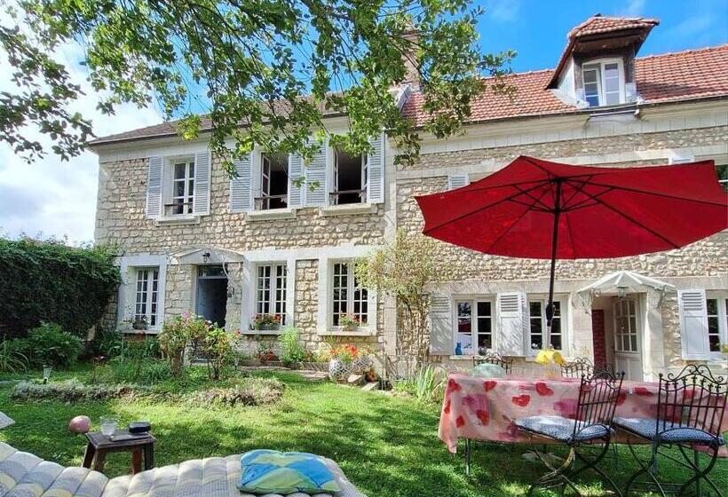 ガーデンビュースタンダードルーム, Avenue Du Château