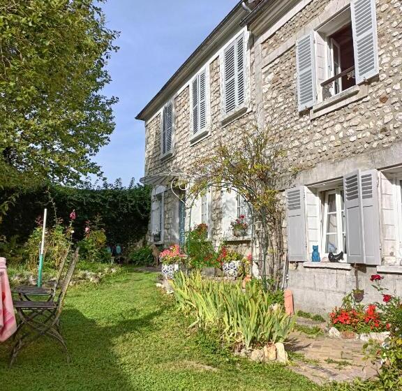 ガーデンビュースタンダードルーム, Avenue Du Château