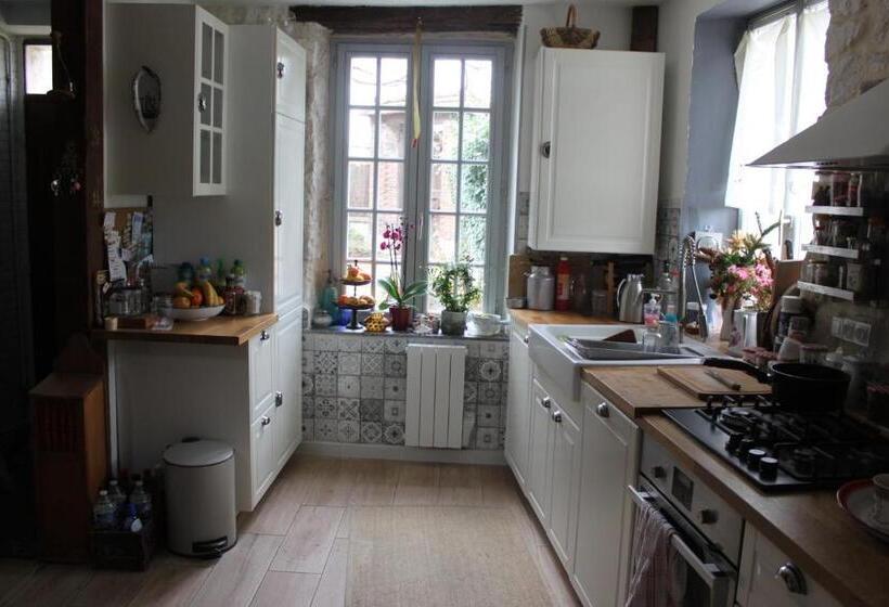 バス共有のスタンダードルーム, Avenue Du Château