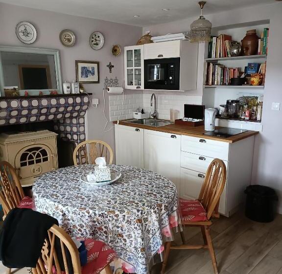 デラックスルーム, Avenue Du Château