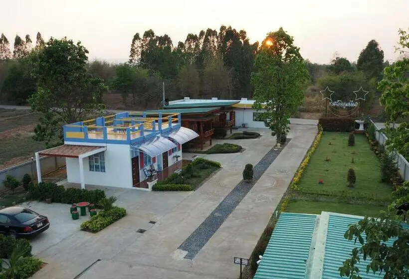 キングサイズベッドのスタンダードルーム, Chomduen Phu Kao Resort