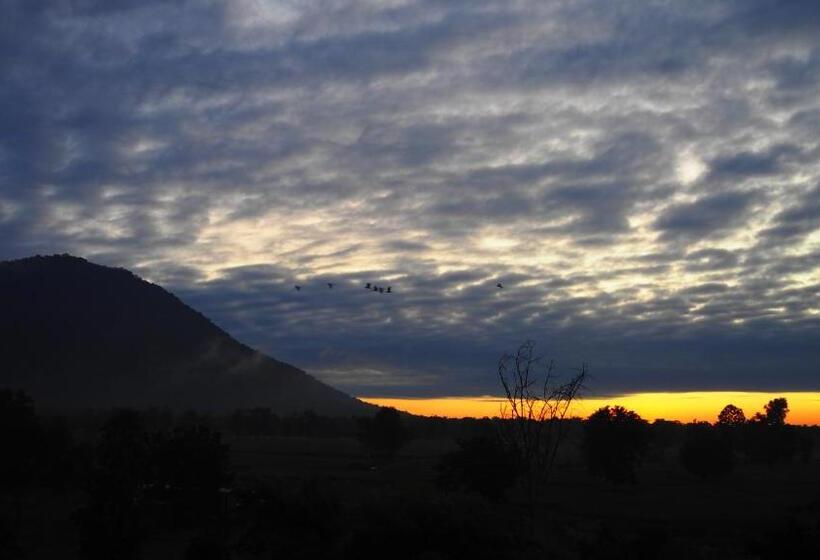 Quarto Deluxe com Sacada, Chomduen Phu Kao Resort