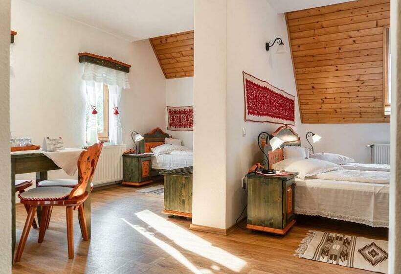 Трехместный Номер Superior, Conacul Secuiesc Székelykő Kúria