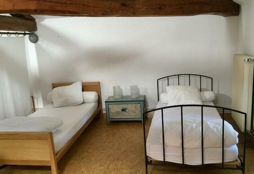 共用房间的床, L Estivante