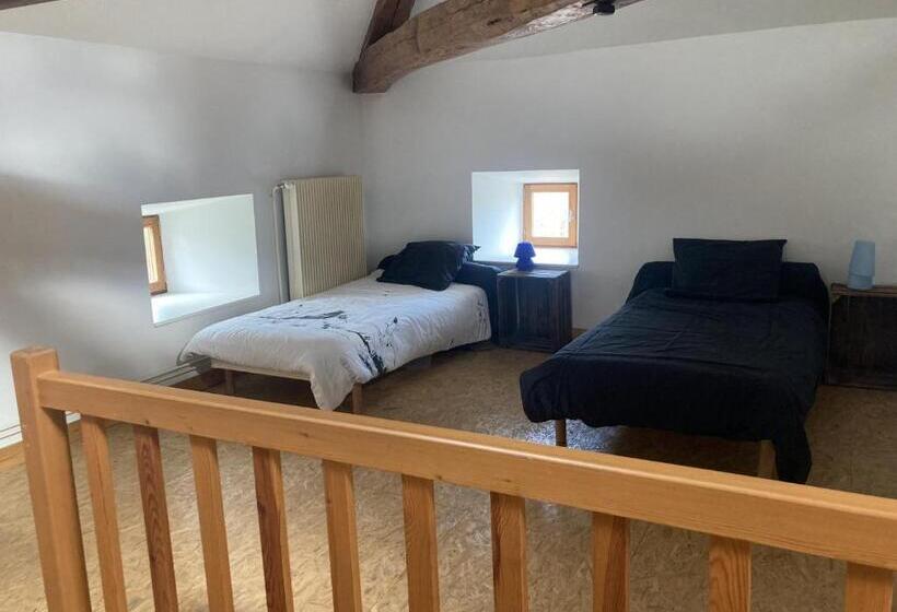 共用房间的床, L Estivante