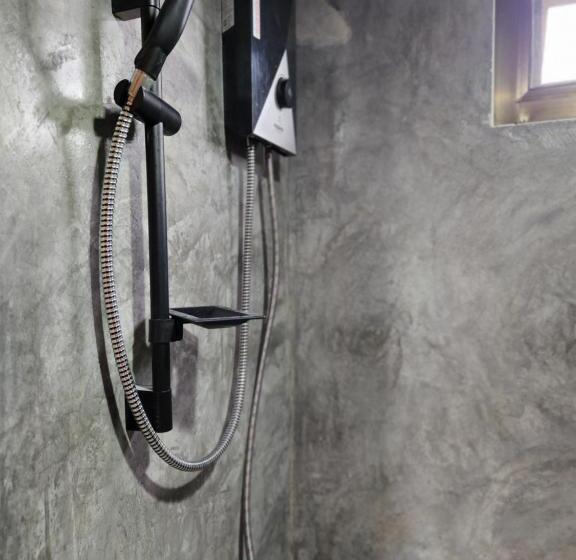 バルコニー付きデラックスルーム, Chill House Mae Sariang