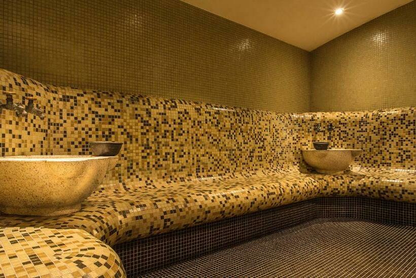 إستوديو قياسى ذو إطلالة, Studio By Mountain Lakes