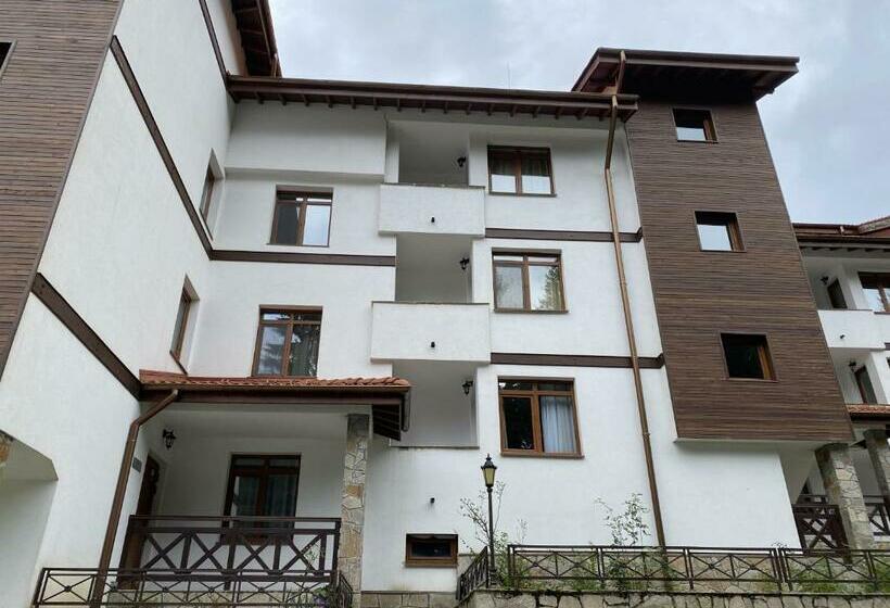 إستوديو قياسى ذو إطلالة, Studio By Mountain Lakes