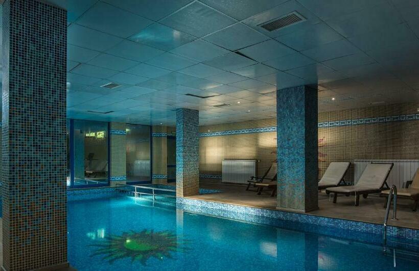 إستوديو قياسى ذو إطلالة, Studio By Mountain Lakes