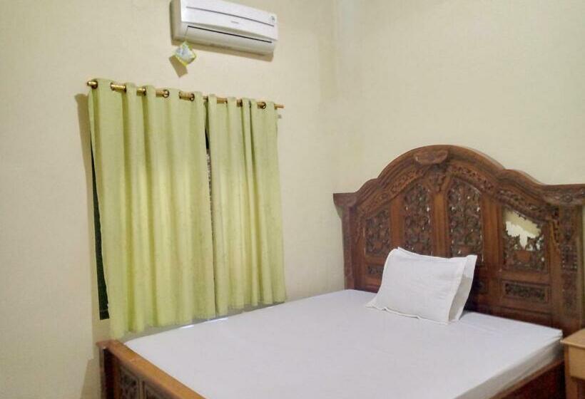 스탠다드 룸 공동 욕실, Deeva Homestay Syariah Redpartner