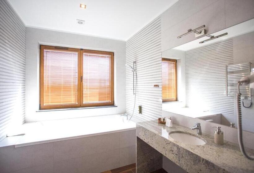 شقة غرفة واحدة مزودة بتراس, Rondo