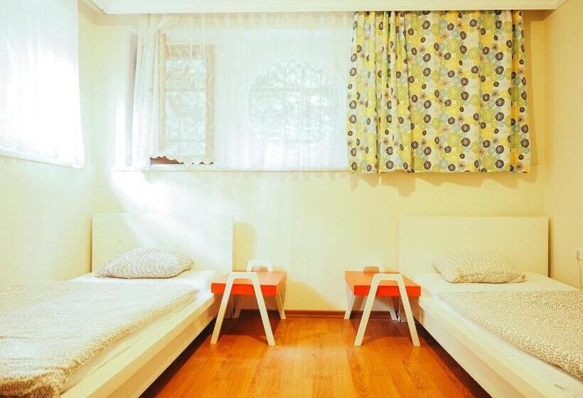 اتاق استاندارد, Deeps Hostel Ankara