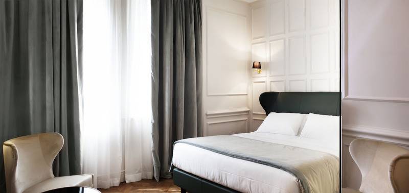 חדר סופריור, The Corner Roma