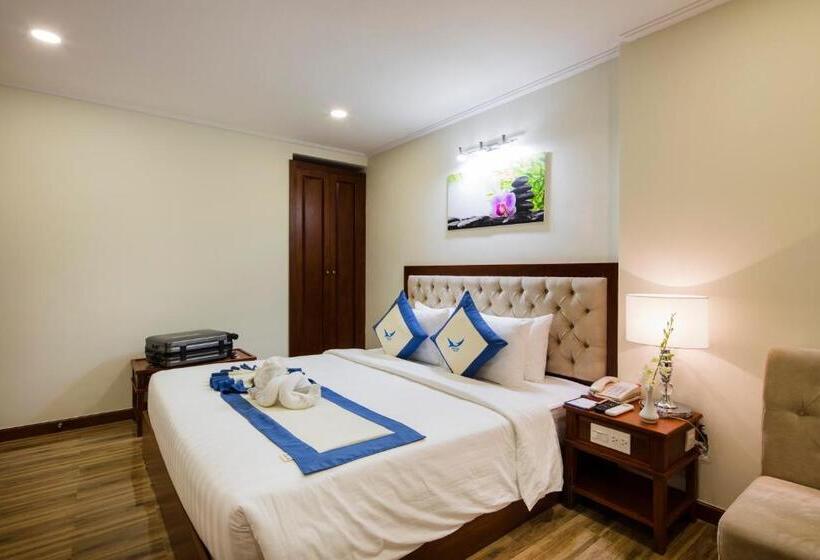 اتاق سوپریور با چشمانداز شهر, Apus