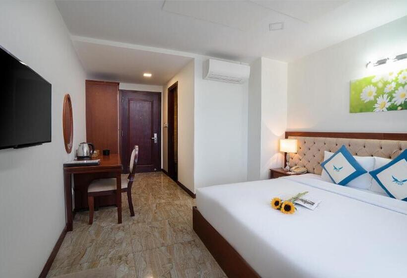 اتاق سوپریور با چشمانداز شهر, Apus