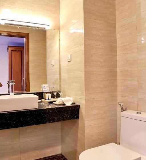 اتاق لوکس با چشمانداز شهر, Apus