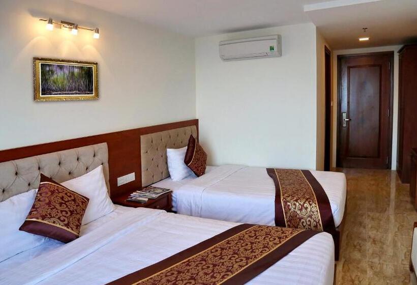 اتاق لوکس با چشمانداز شهر, Apus